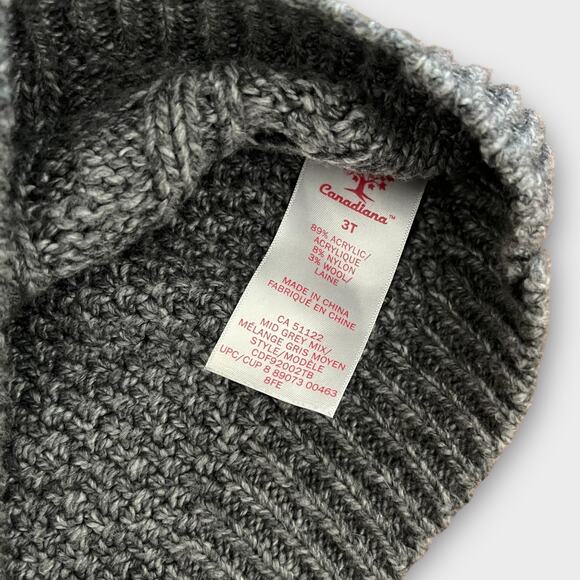 Canadiana Toddler Bear Hood Knit Sweater – Gray Button-Up (Size 3T) - Picture 4 of 6